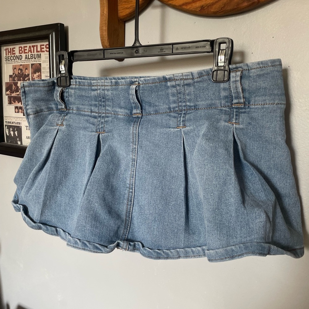 Pleated denim mini skirt